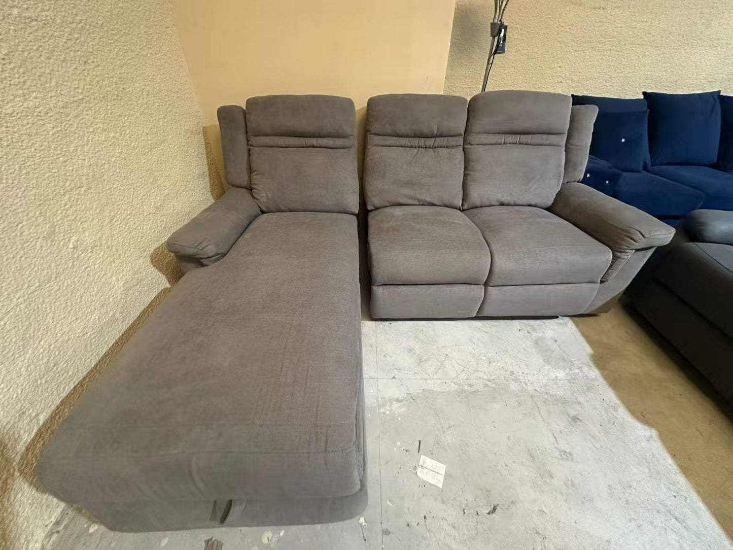 L SHAPE MANUAL RECLINER BROWN  WITH STORAGE MGF12514N